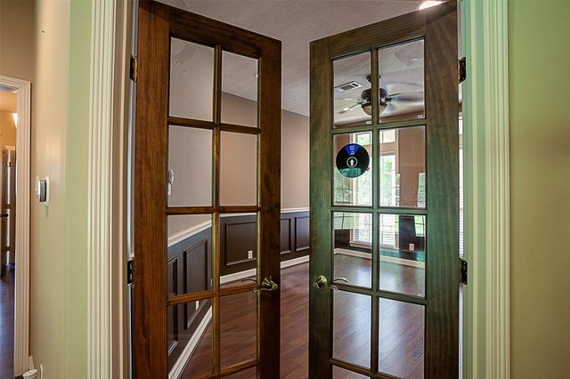 289 Broadmoor Drive, Huntsville, TX 77340
