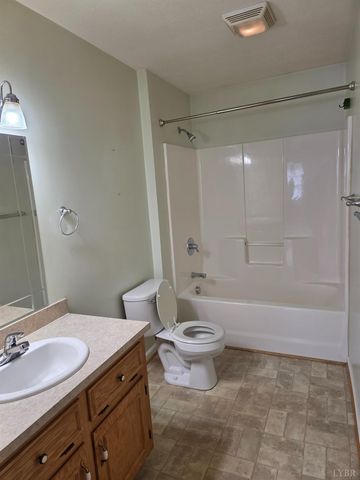 229 Lee Grant Avenue, Appomattox, VA 24522