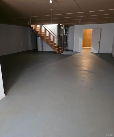 229 Lee Grant Avenue, Appomattox, VA 24522