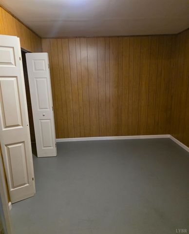 229 Lee Grant Avenue, Appomattox, VA 24522