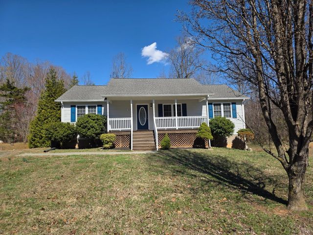 229 Lee Grant Avenue, Appomattox, VA 24522