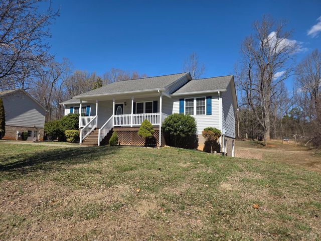 229 Lee Grant Avenue, Appomattox, VA 24522