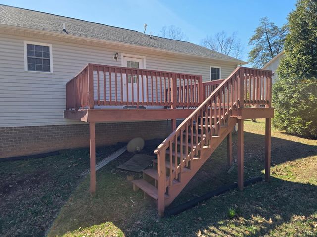 229 Lee Grant Avenue, Appomattox, VA 24522