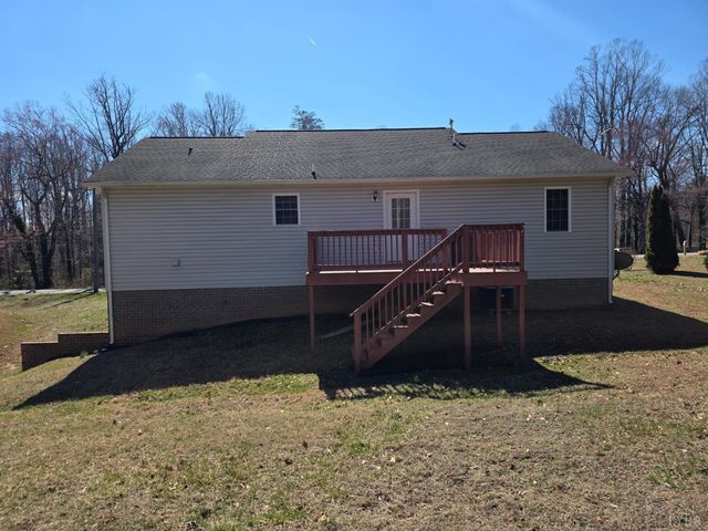 229 Lee Grant Avenue, Appomattox, VA 24522