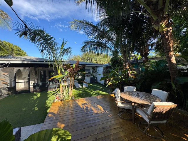 1605 N N Street N, Lake Worth Beach, FL 33460