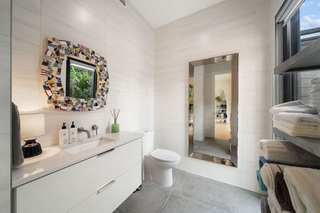 423 W Colorado Boulevard, Dallas, TX 75208