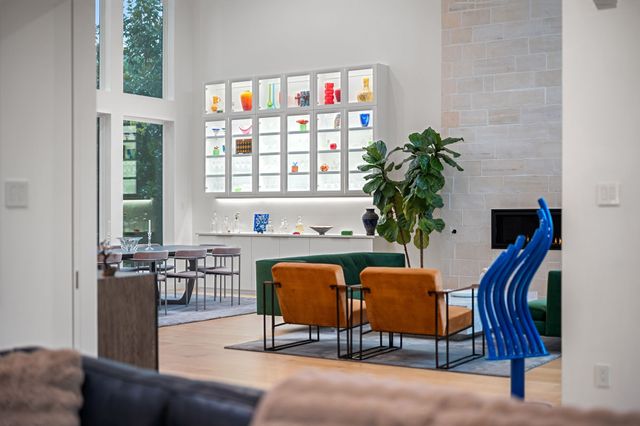 423 W Colorado Boulevard, Dallas, TX 75208