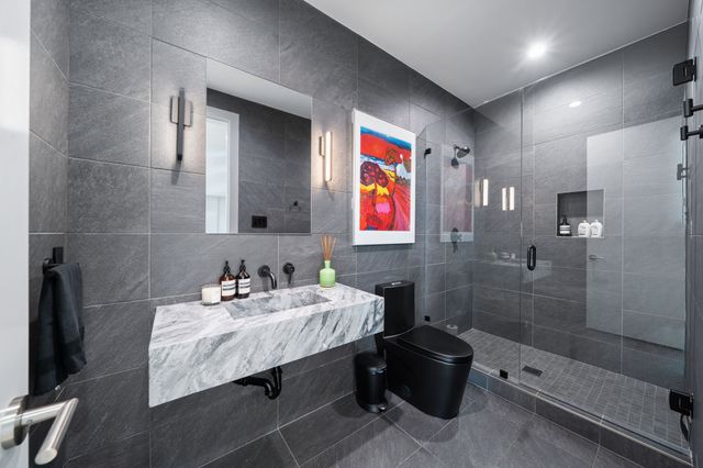 423 W Colorado Boulevard, Dallas, TX 75208