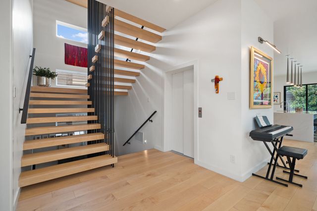 423 W Colorado Boulevard, Dallas, TX 75208