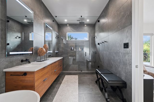 423 W Colorado Boulevard, Dallas, TX 75208