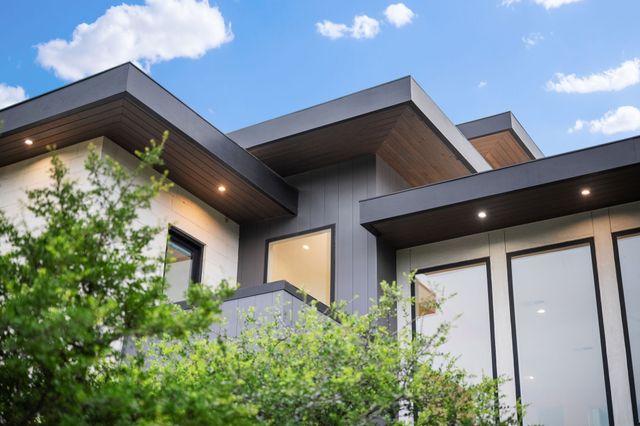 423 W Colorado Boulevard, Dallas, TX 75208