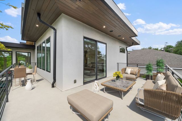 423 W Colorado Boulevard, Dallas, TX 75208