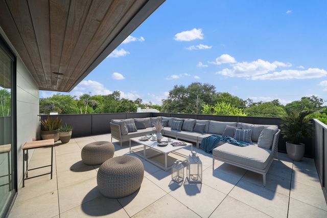 423 W Colorado Boulevard, Dallas, TX 75208