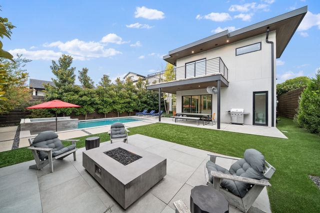 423 W Colorado Boulevard, Dallas, TX 75208