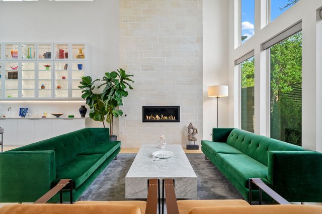 423 W Colorado Boulevard, Dallas, TX 75208