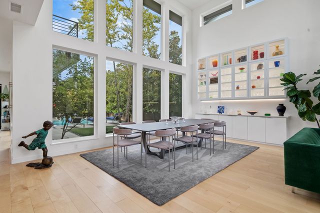 423 W Colorado Boulevard, Dallas, TX 75208