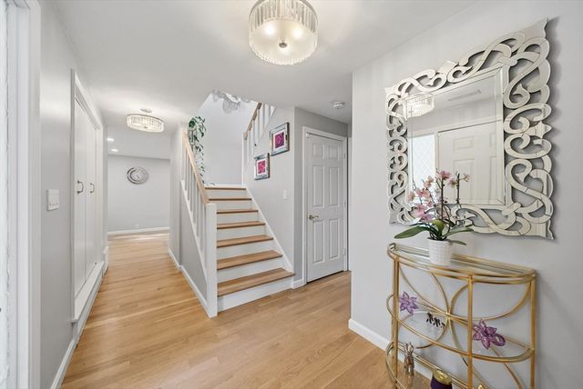 16 Coltsway 16, Wayland, MA 01778
