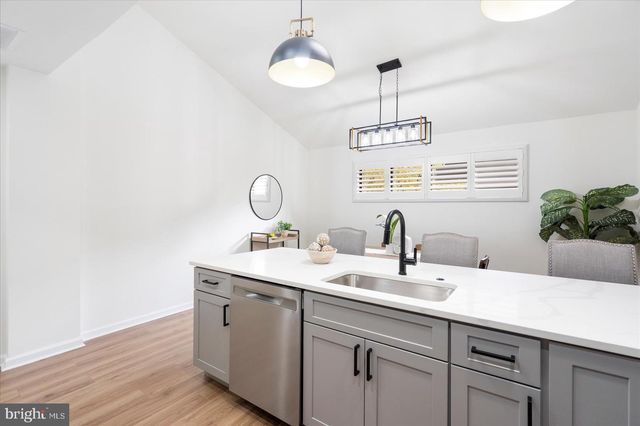 909 STUBBLEFIELD LN, Baltimore, MD 21202