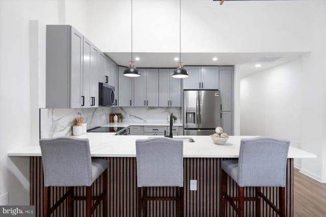 909 STUBBLEFIELD LN, Baltimore, MD 21202