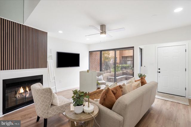 909 STUBBLEFIELD LN, Baltimore, MD 21202