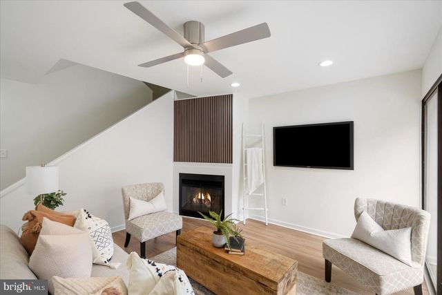 909 STUBBLEFIELD LN, Baltimore, MD 21202