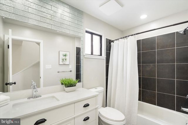 909 STUBBLEFIELD LN, Baltimore, MD 21202