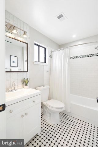 909 STUBBLEFIELD LN, Baltimore, MD 21202