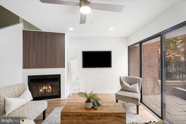 909 STUBBLEFIELD LN, Baltimore, MD 21202