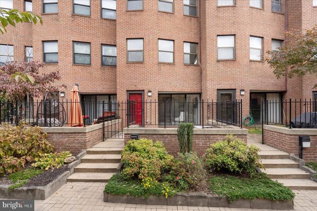 909 STUBBLEFIELD LN, Baltimore, MD 21202