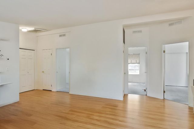 1048 Feather Ct, Copperopolis, CA 95228