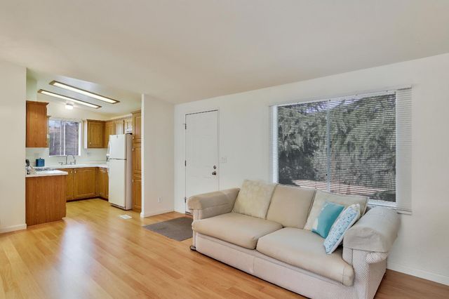 1048 Feather Ct, Copperopolis, CA 95228