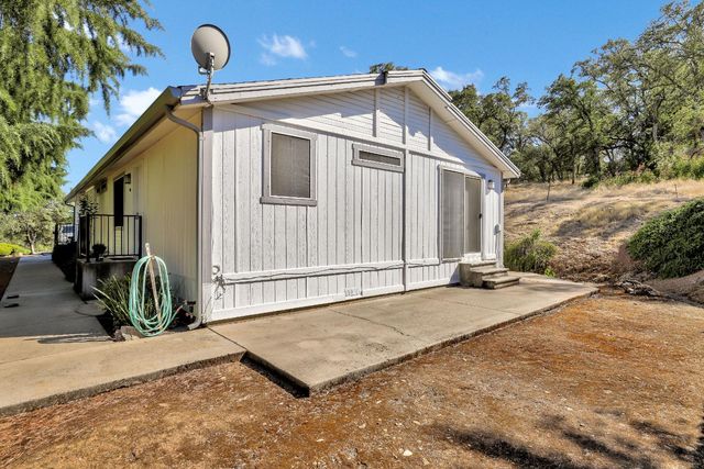 1048 Feather Ct, Copperopolis, CA 95228