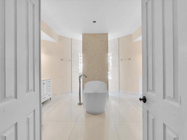 920 NW 122nd Avenue, Plantation, FL 33325