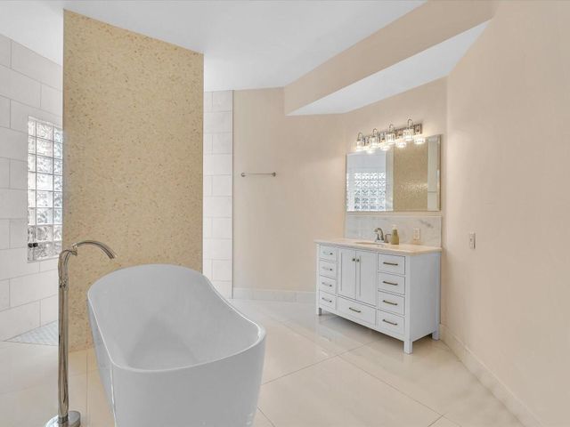 920 NW 122nd Avenue, Plantation, FL 33325