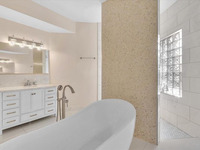 920 NW 122nd Avenue, Plantation, FL 33325