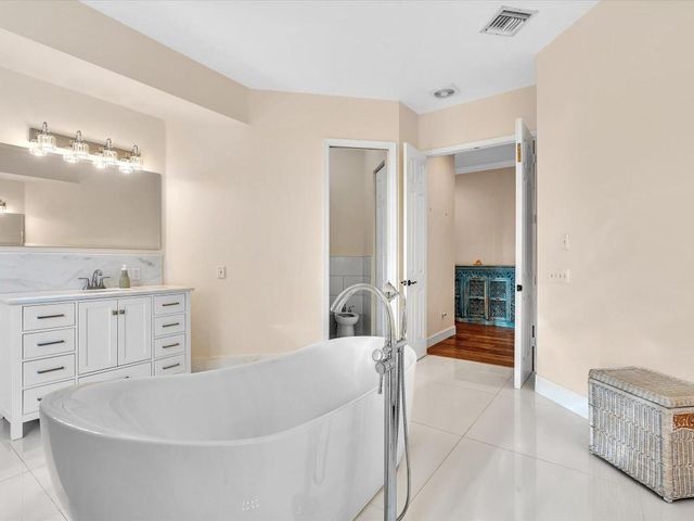 920 NW 122nd Avenue, Plantation, FL 33325