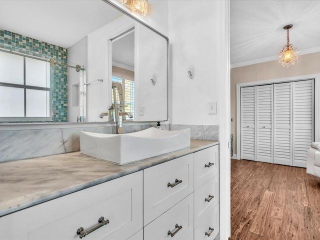 920 NW 122nd Avenue, Plantation, FL 33325