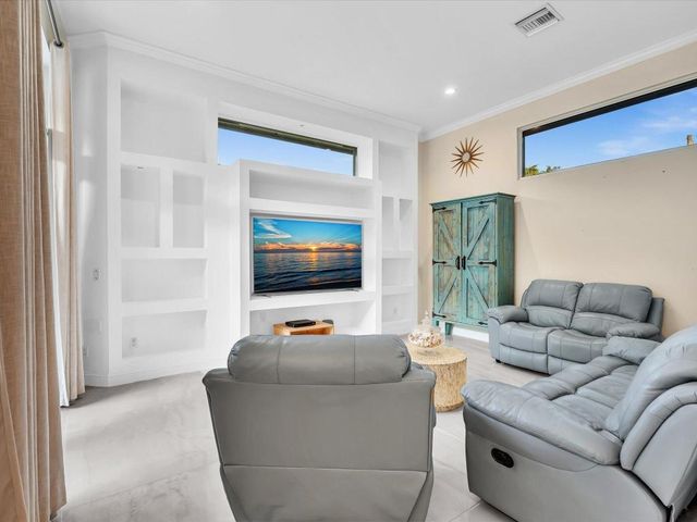 920 NW 122nd Avenue, Plantation, FL 33325