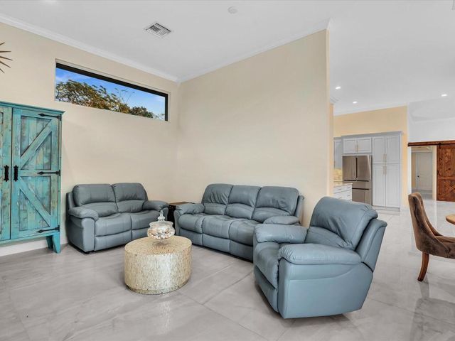 920 NW 122nd Avenue, Plantation, FL 33325