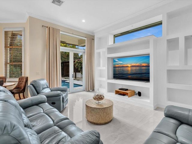 920 NW 122nd Avenue, Plantation, FL 33325