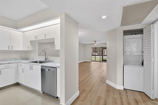 701 SW 142nd Ave 113S, Pembroke Pines, FL 33027