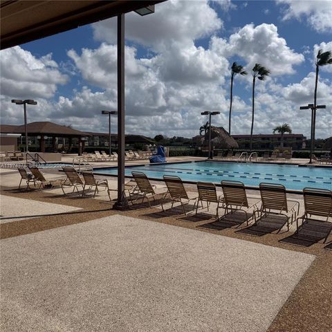 701 SW 142nd Ave 113S, Pembroke Pines, FL 33027