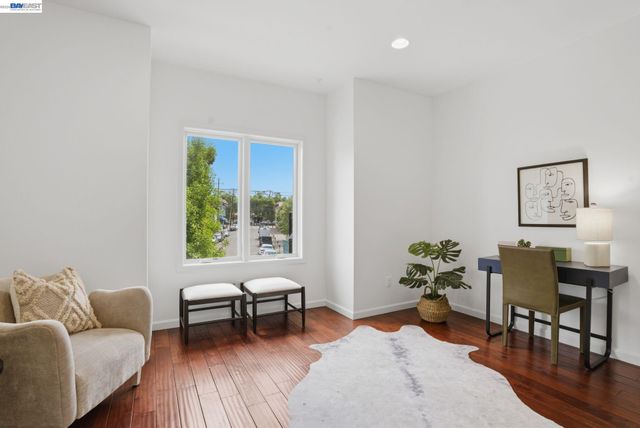 4895 Shattuck Ave, Oakland, CA 94609