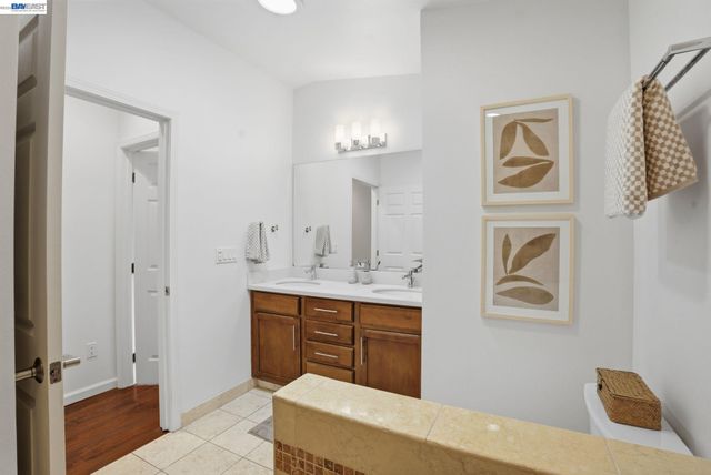 4895 Shattuck Ave, Oakland, CA 94609