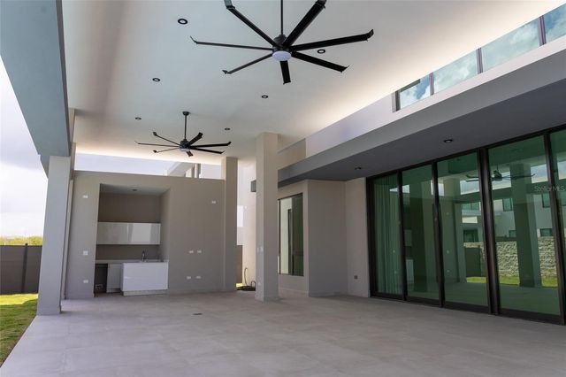 22 WHITE SANDS, Bayamon, PR 00959