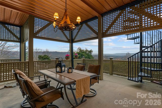 112 Hamburg Mountain Road, Weaverville, NC 28787