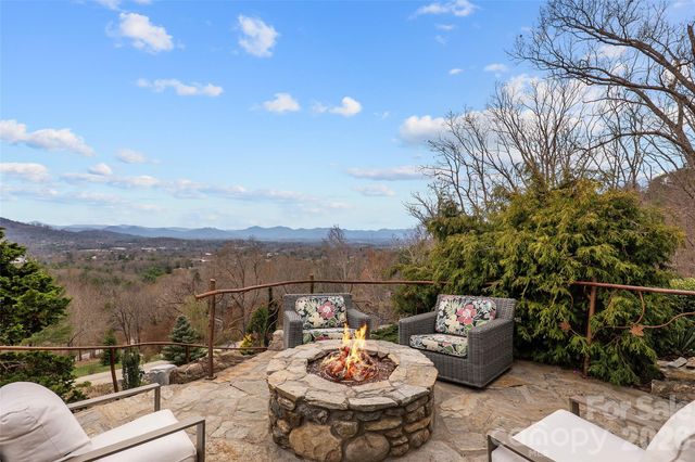 112 Hamburg Mountain Road, Weaverville, NC 28787