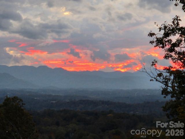 112 Hamburg Mountain Road, Weaverville, NC 28787