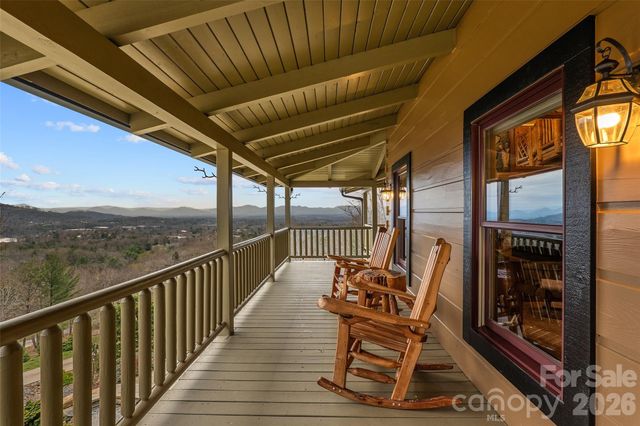 112 Hamburg Mountain Road, Weaverville, NC 28787