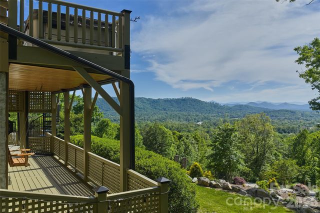 112 Hamburg Mountain Road, Weaverville, NC 28787